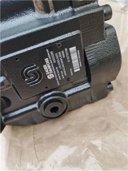 Hidravlična batna črpalka Sauer JRR JRL LRL RRS FRR JRRS LRL030DLS2020NNN3C3NFA6NPLBNNNNNN